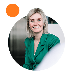 AddComm, Leonie van der Veen
