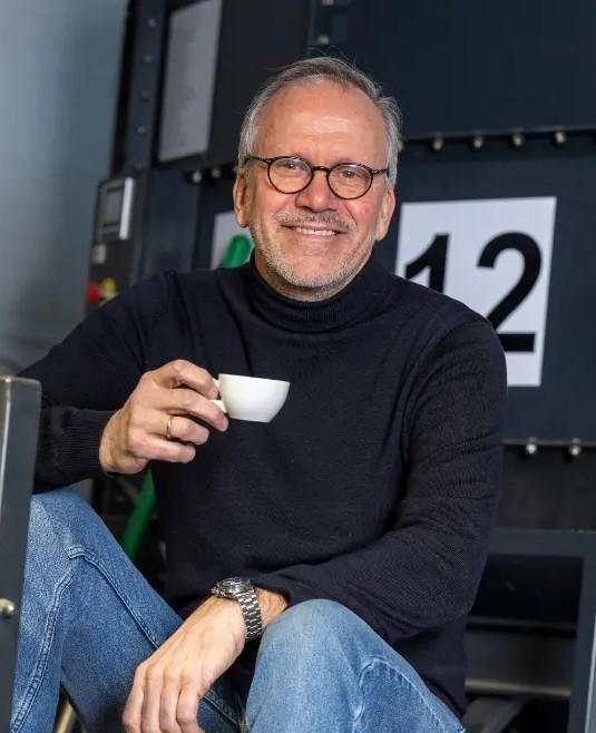 Black Coffee and Supplies, Hendrik Blom