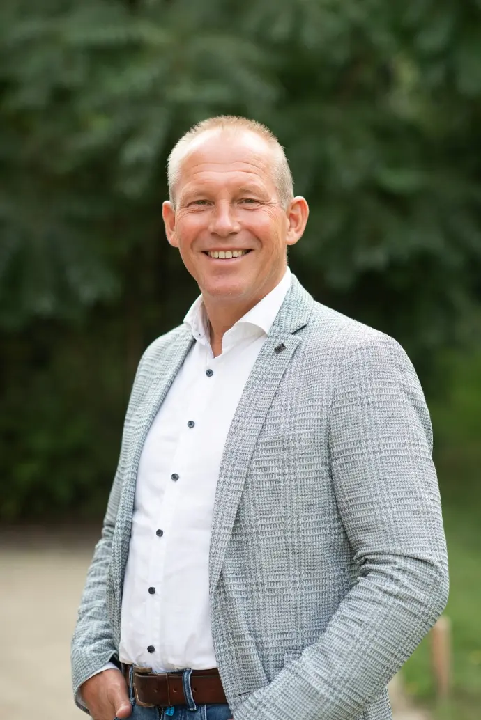 OIB Holding BV, Bert van Wede