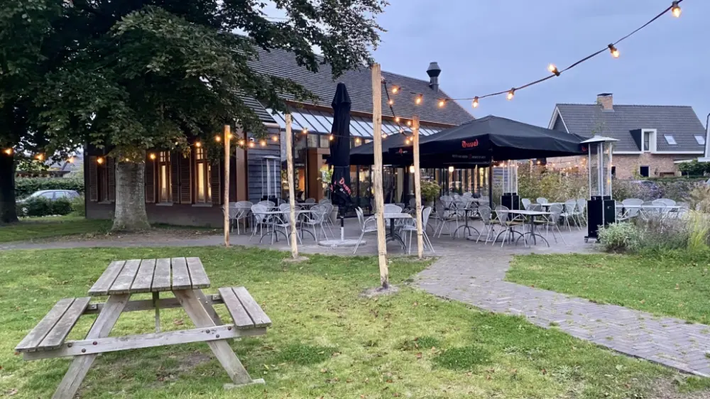 Bij Lot, Vera de Haan